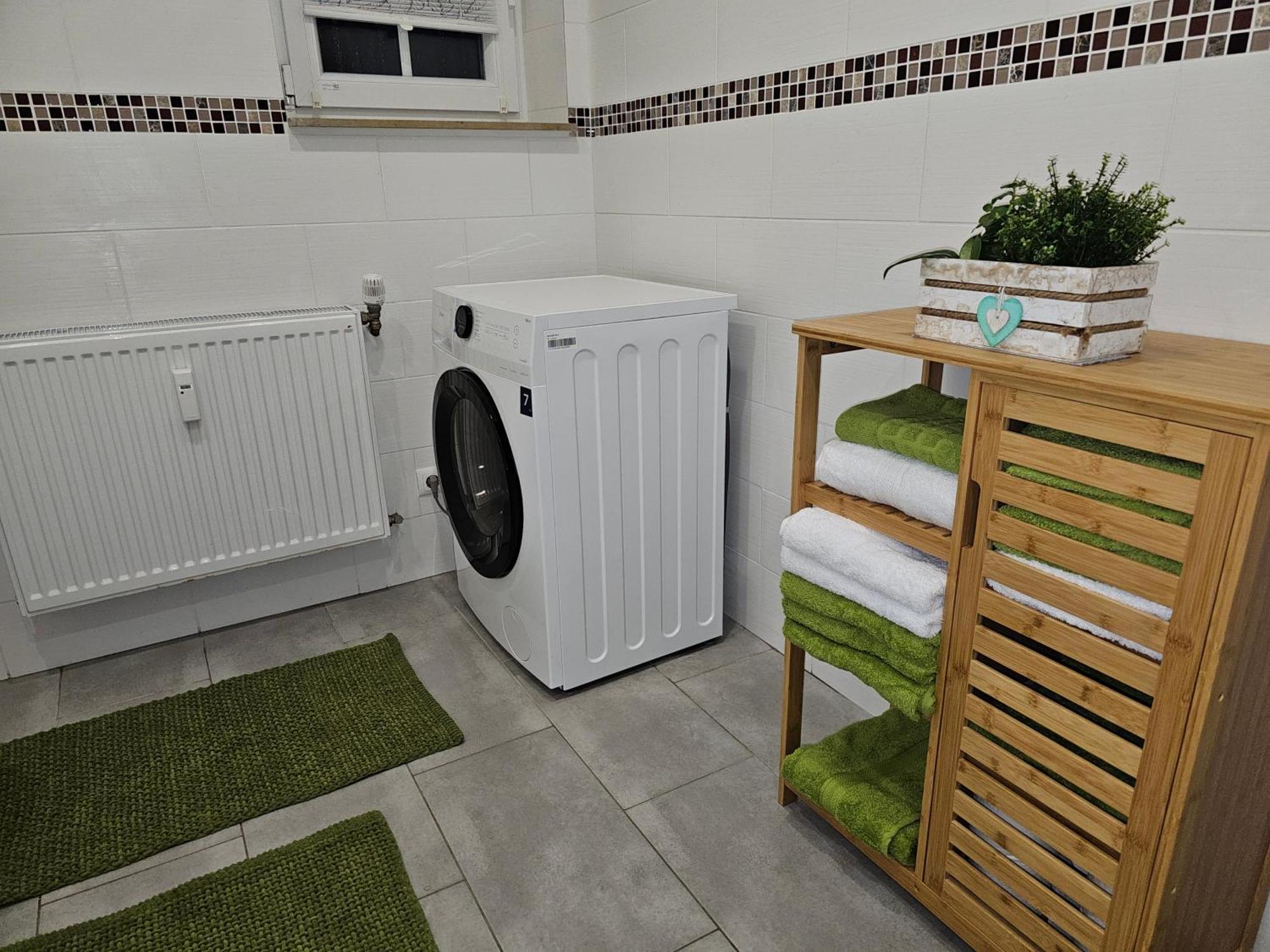 Warburg, Fewo "Sweet Home" 2,5 Zi- Eg-Separater Eingang - Parkplatz - Terasse- Komfortabel,Renoviert 외부 사진